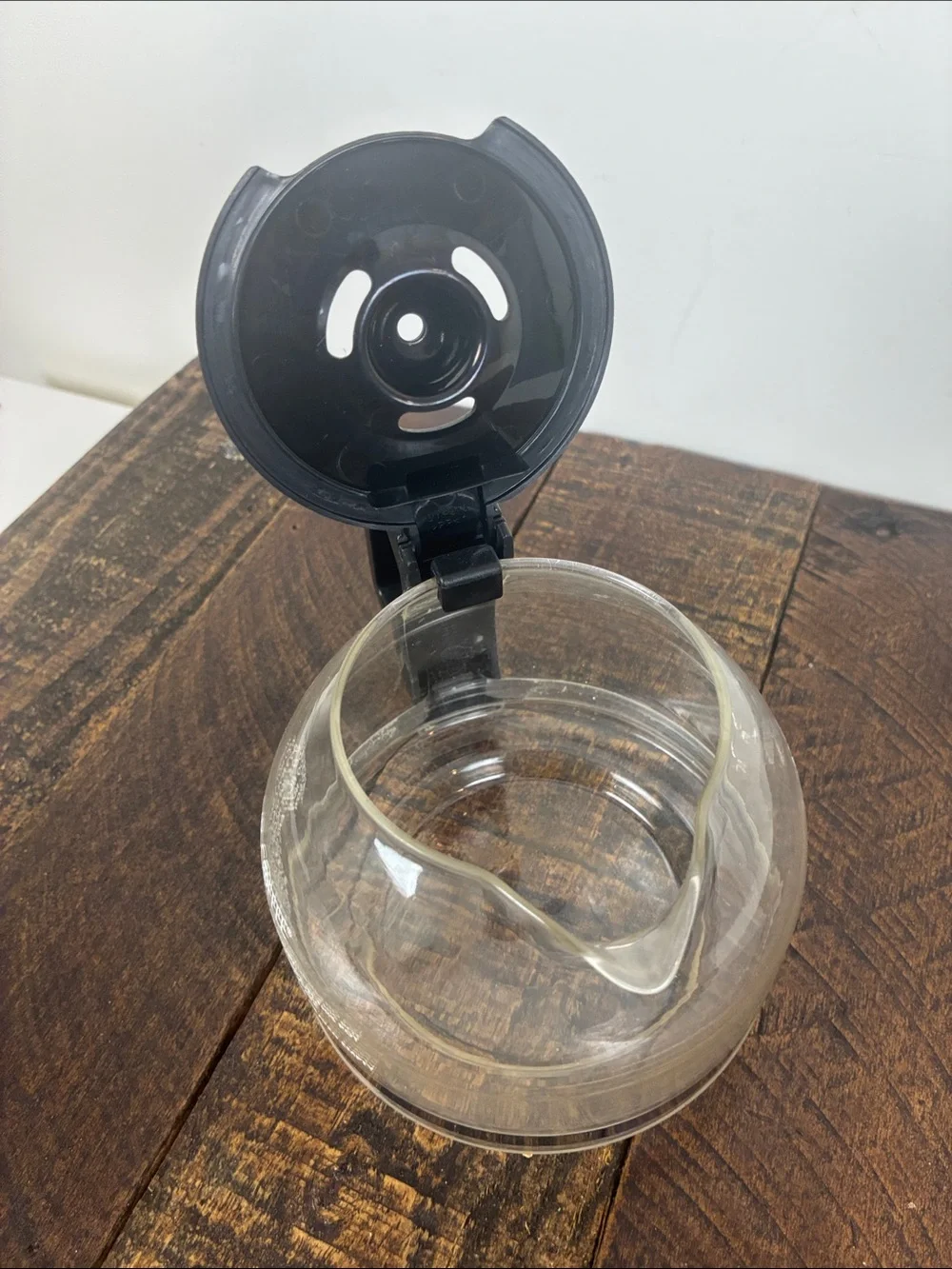Mr. Coffee Glass Coffee Carafe Black Handle and Lid 4/5 Cup Replacement Pot